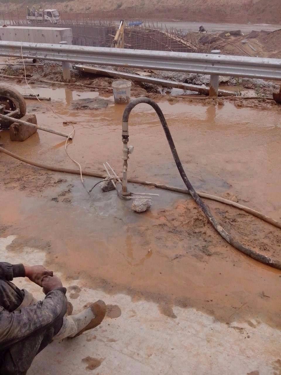 彭场镇路基压密注浆